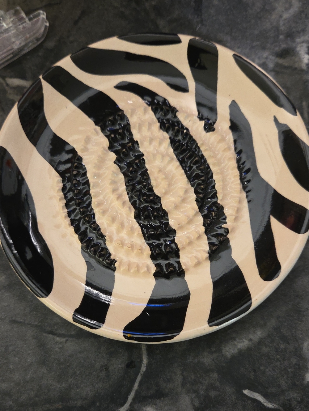 French Ultima Garlic Grater, Black & Cream Zebra Microwave & Dishwasher Safe